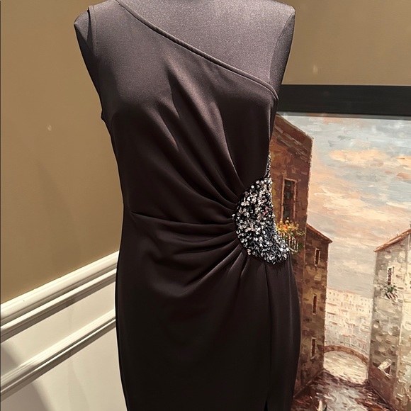 One Shoulder Sequins Detail Split Thigh Formal Dress - Picture 10 of 17